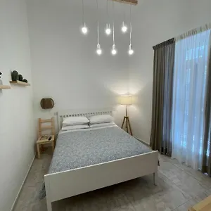 Desirehome , Bari Italien
